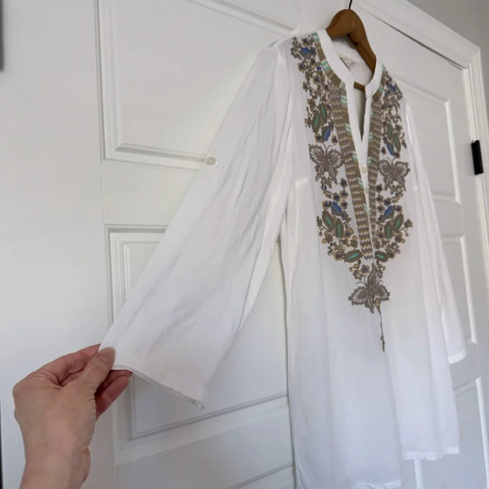 Luna Moon Floral Embroidered Tunic Top M Ivory Boho Sheer Roll Tab Sleeves Swim - Picture 5 of 11